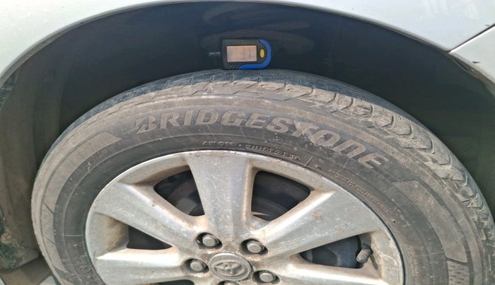 2015 Toyota Corolla Altis G CVT PETROL, Petrol, Automatic, 96,159 km, tyre