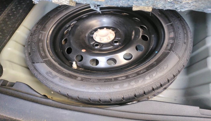 2018 Toyota YARIS VX CVT, Petrol, Automatic, 76,865 km, tyre