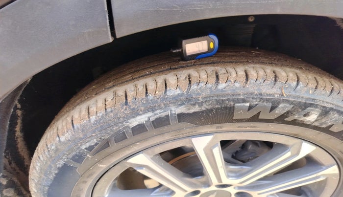 2022 Mahindra XUV700 AX 7 LUXURY D MT 7 STR, Diesel, Manual, 78,424 km, tyre