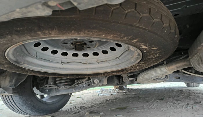 2022 Mahindra XUV700 AX 7 LUXURY P AT 7 STR, Petrol, Automatic, 32,994 km, tyre