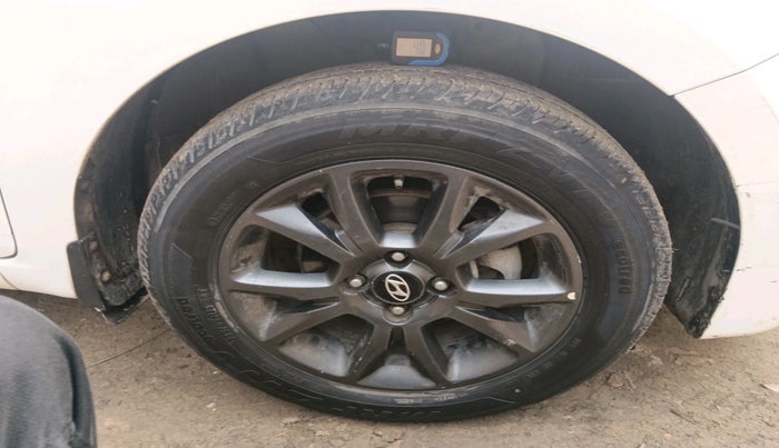 2019 Hyundai Elite i20 SPORTZ PLUS 1.2, Petrol, Manual, 90,972 km, tyre