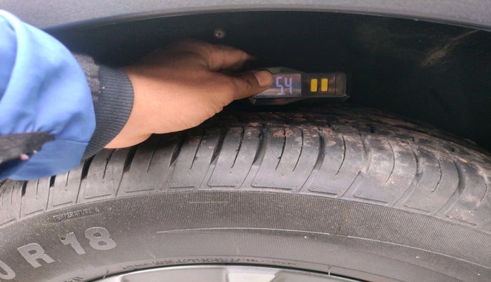 2021 Mahindra XUV700 AX 3 P MT 5 STR, Petrol, Manual, 15,745 km, tyre