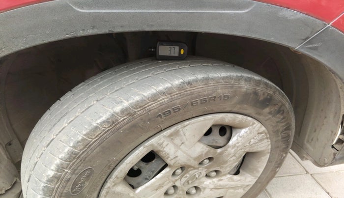 2020 Hyundai VENUE S 1.2, Petrol, Manual, 88,129 km, tyre