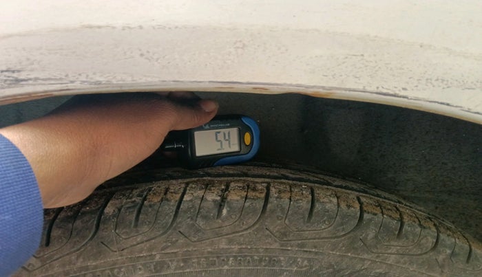 2013 Honda Brio E MT, Petrol, Manual, 94,001 km, tyre