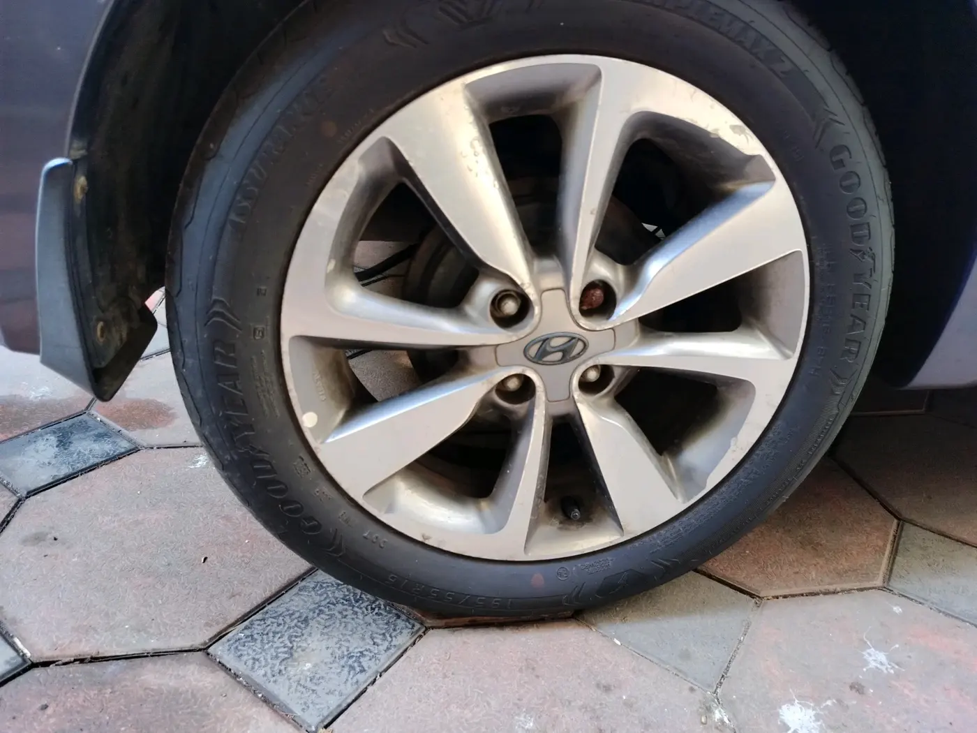 2015 Hyundai Elite i20 ASTA 1.2, Petrol, Manual, 17,886 km, tyre