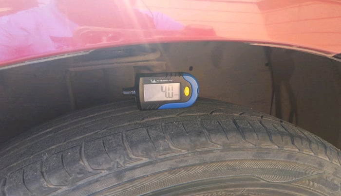 2011 Toyota Etios Liva G, Petrol, Manual, 69,767 km, tyre