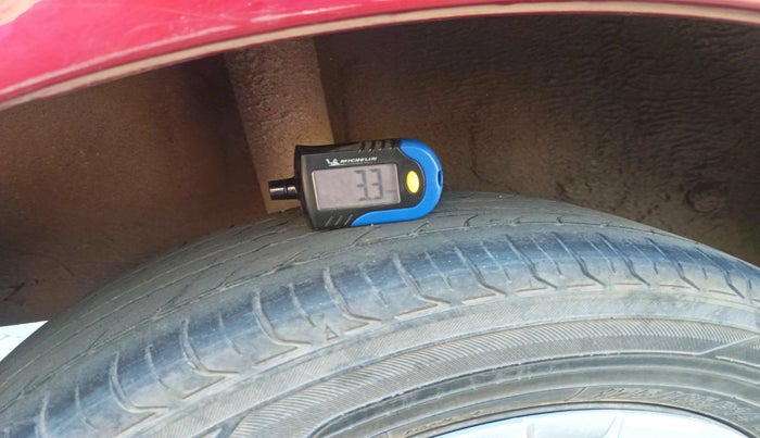 2011 Toyota Etios Liva G, Petrol, Manual, 69,767 km, tyre