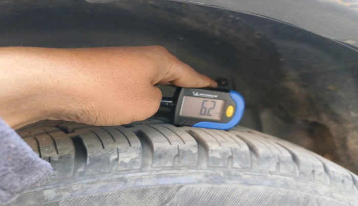 2018 Tata Hexa XT 4X2 6 STR, Diesel, Manual, 3,95,607 km, tyre