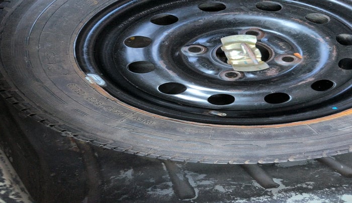 2010 Ford Ikon 1.4 DIESEL, Diesel, Manual, 1,78,557 km, tyre