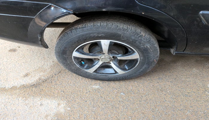 2010 Ford Ikon 1.4 DIESEL, Diesel, Manual, 1,78,557 km, tyre