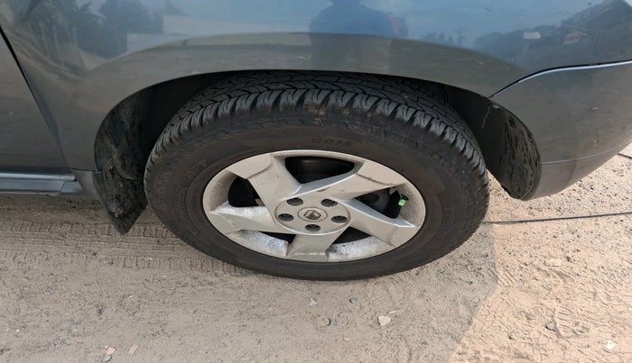 2014 Renault Duster 85 PS RXL DIESEL, Diesel, Manual, 1,07,180 km, tyre