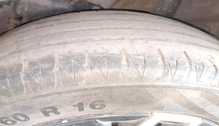 2021 Hyundai VENUE SX 1.0 TURBO, Petrol, Manual, 75,869 km, tyre