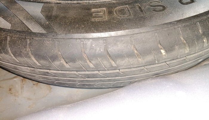 2021 Hyundai VENUE SX 1.0 TURBO, Petrol, Manual, 75,869 km, tyre