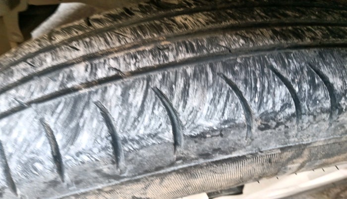 2011 Maruti A Star VXI, Petrol, Manual, 1,10,239 km, tyre