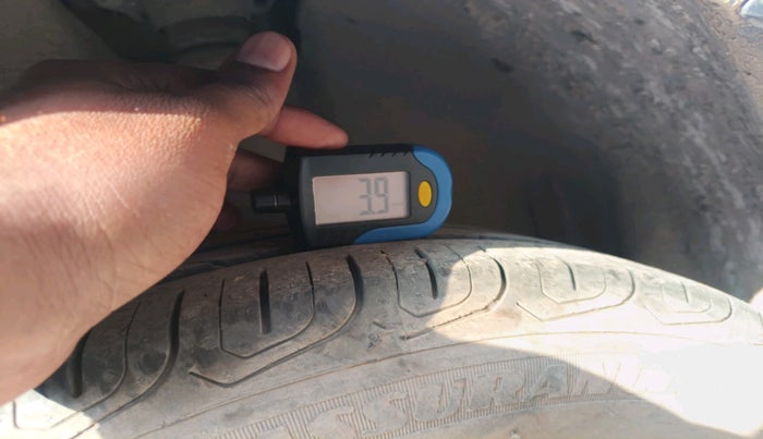 2017 Volkswagen Ameo COMFORTLINE 1.5L, Diesel, Manual, 68,386 km, tyre