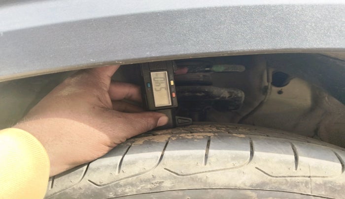 2020 KIA SELTOS HTK PLUS AT 1.5 DIESEL, Diesel, Automatic, 1,33,329 km, tyre