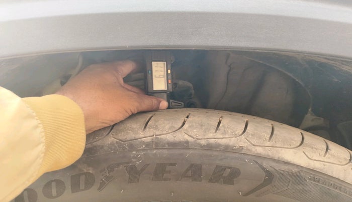 2020 KIA SELTOS HTK PLUS AT 1.5 DIESEL, Diesel, Automatic, 1,33,329 km, tyre