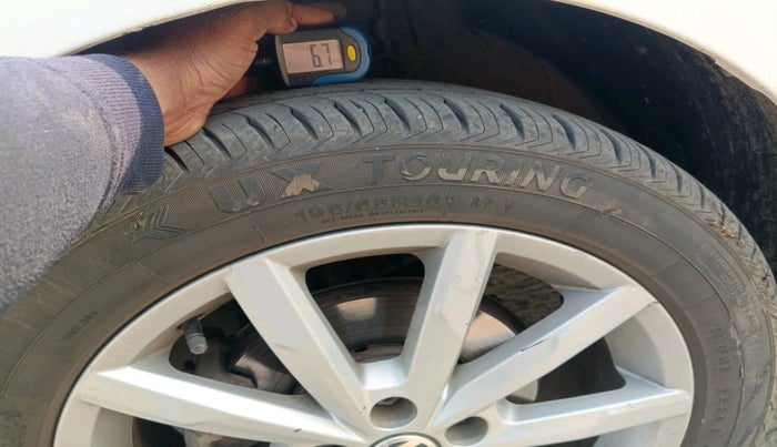 2017 Volkswagen Polo HIGHLINE PLUS 1.2(16 ALLOY, Petrol, Manual, 24,736 km, tyre