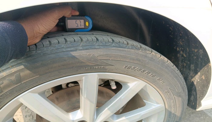 2017 Volkswagen Polo HIGHLINE PLUS 1.2(16 ALLOY, Petrol, Manual, 24,736 km, tyre