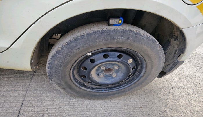 2015 Maruti Swift VXI, Petrol, Manual, 43,168 km, tyre