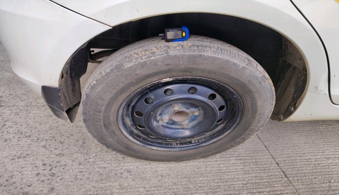 2015 Maruti Swift VXI, Petrol, Manual, 43,168 km, tyre