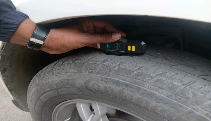 2017 Mahindra Scorpio S6 PLUS, Diesel, Manual, 1,00,000 km, tyre