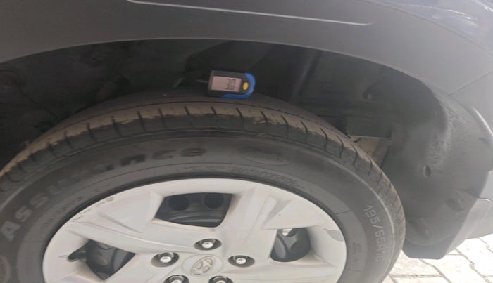 2019 Hyundai VENUE S 1.2, Petrol, Manual, 59,112 km, tyre