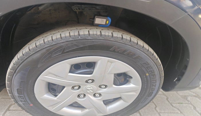 2019 Hyundai VENUE S 1.2, Petrol, Manual, 59,112 km, tyre