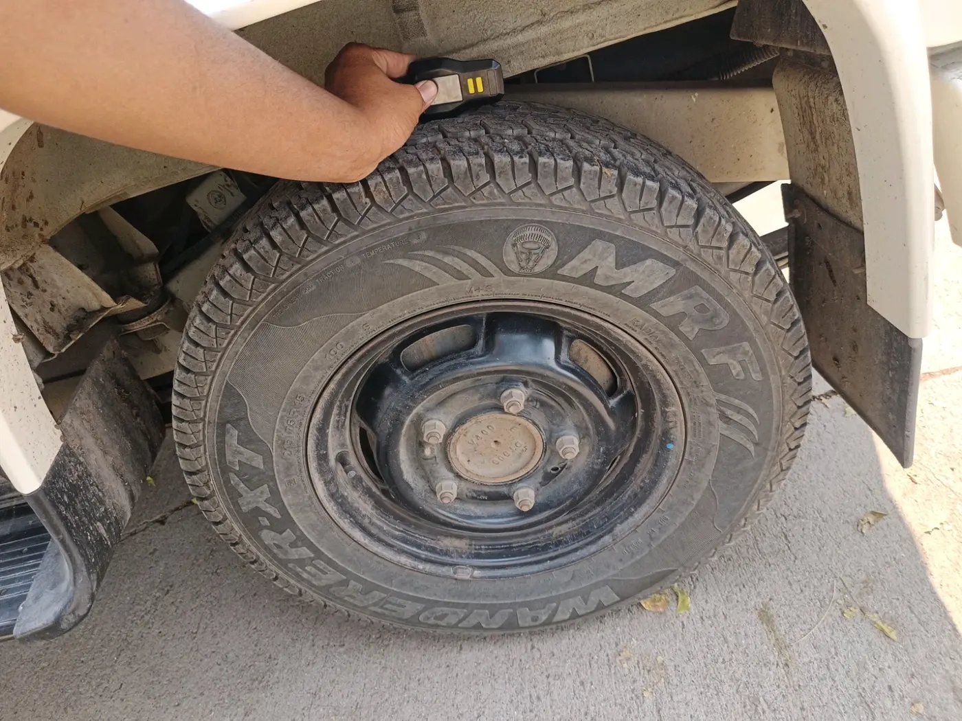 2020 Mahindra Bolero B6 (O), Diesel, Manual, 1,21,863 km, tyre