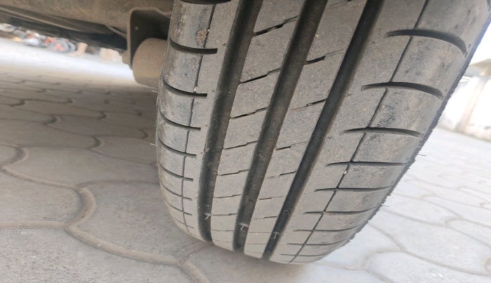 2013 Maruti Alto 800 LXI, Petrol, Manual, 61,572 km, tyre