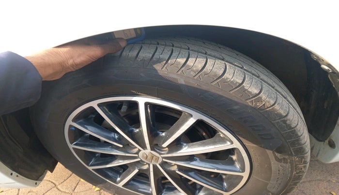 2017 Maruti Ciaz DELTA 1.4 MT PETROL, Petrol, Manual, 53,636 km, tyre