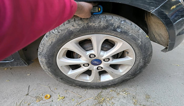 2012 Ford Figo TITANIUM 1.4 DIESEL, Diesel, Manual, 1,01,101 km, tyre