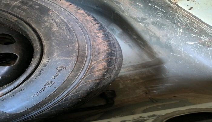 2012 Ford Figo TITANIUM 1.4 DIESEL, Diesel, Manual, 1,01,101 km, tyre