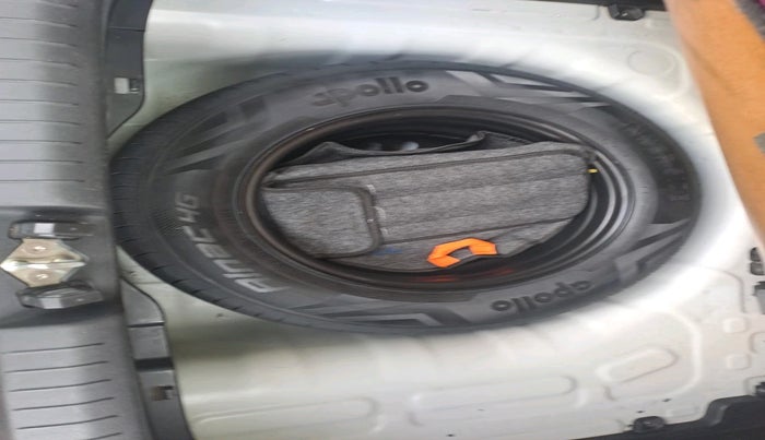 2023 Hyundai VENUE SX 1.5 CRDI, Diesel, Manual, 20,831 km, tyre