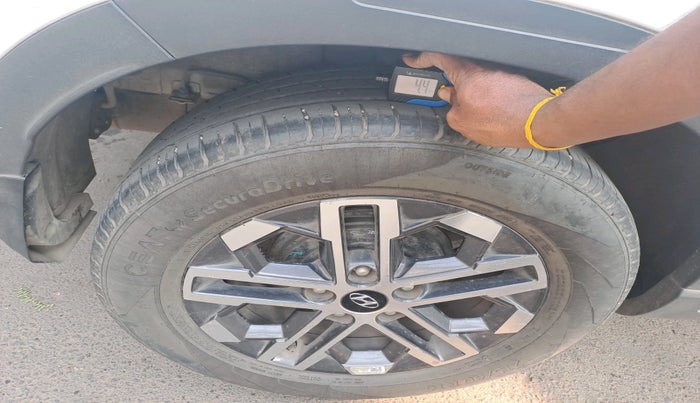 2023 Hyundai VENUE SX 1.5 CRDI, Diesel, Manual, 20,831 km, tyre