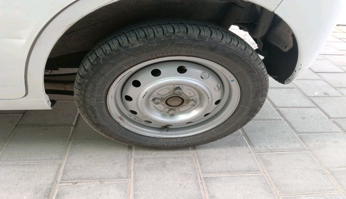 2017 Maruti Wagon R 1.0 LXI, Petrol, Manual, 1,09,305 km, tyre