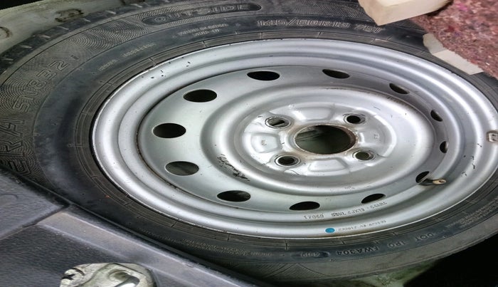 2017 Maruti Wagon R 1.0 LXI, Petrol, Manual, 1,09,305 km, tyre