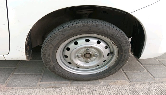 2017 Maruti Wagon R 1.0 LXI, Petrol, Manual, 1,09,305 km, tyre