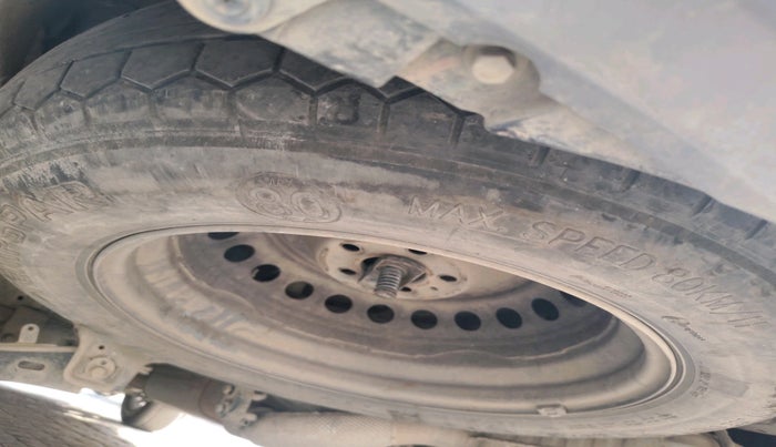 2021 Mahindra XUV700 AX 7 P MT 7 STR, Petrol, Manual, 70,599 km, tyre