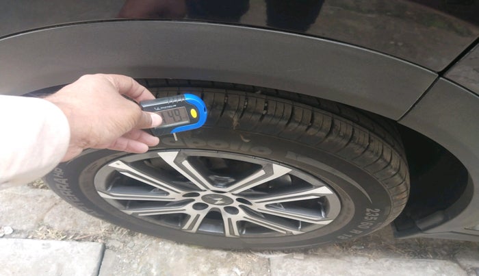 2024 Mahindra XUV700 AX 7 D MT 7 STR, Diesel, Manual, 16,363 km, tyre