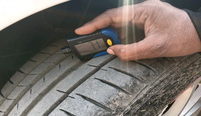 2015 Audi A4 35 TFSI PREMIUM, Petrol, Automatic, 1,01,660 km, tyre