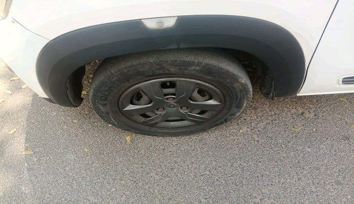 2019 Renault Kwid RXT 1.0 (O), Petrol, Manual, 84,349 km, tyre