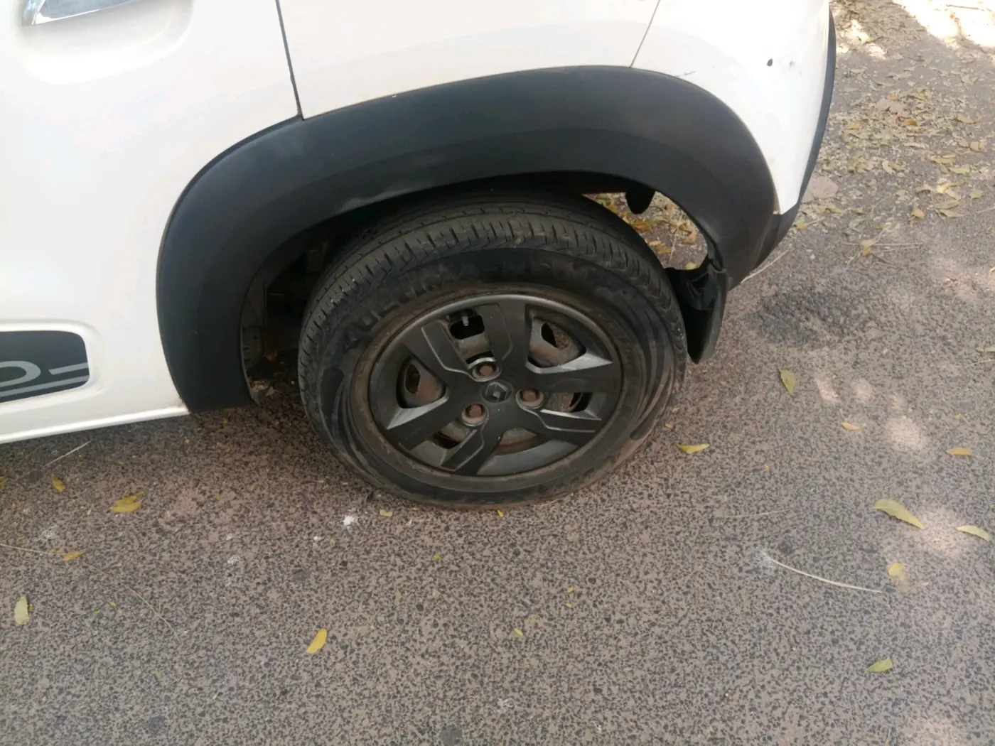 2019 Renault Kwid RXT 1.0 (O), Petrol, Manual, 84,349 km, tyre