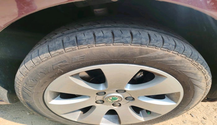 2012 Skoda Superb ELEGANCE 2.0 TDI CR AT, Diesel, Automatic, 84,197 km, tyre