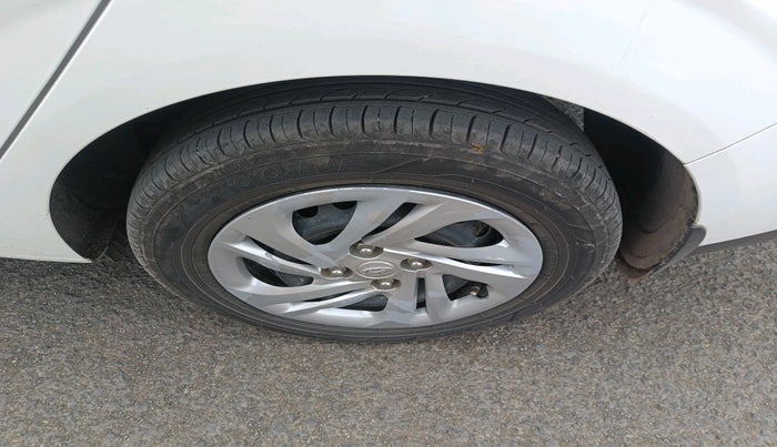 2022 Hyundai AURA S 1.2 CNG, Petrol, Manual, 72,343 km, tyre