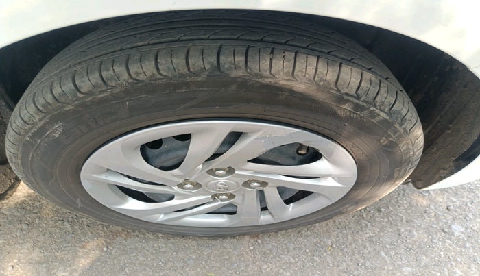 2022 Hyundai AURA S 1.2 CNG, Petrol, Manual, 72,343 km, tyre