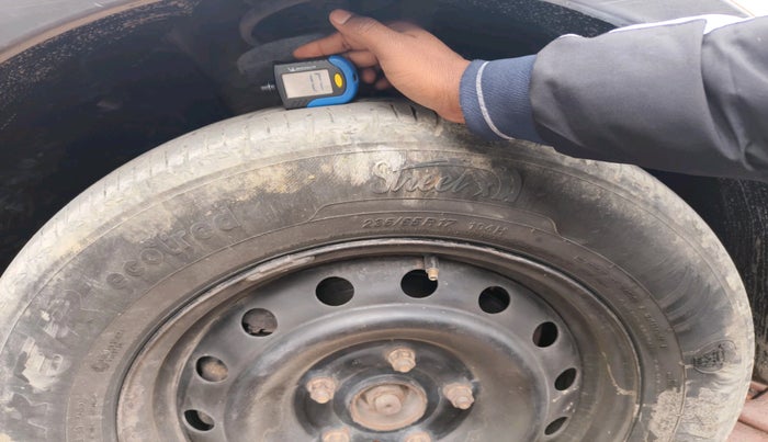 2015 Mahindra XUV500 W6, Diesel, Manual, 91,030 km, tyre