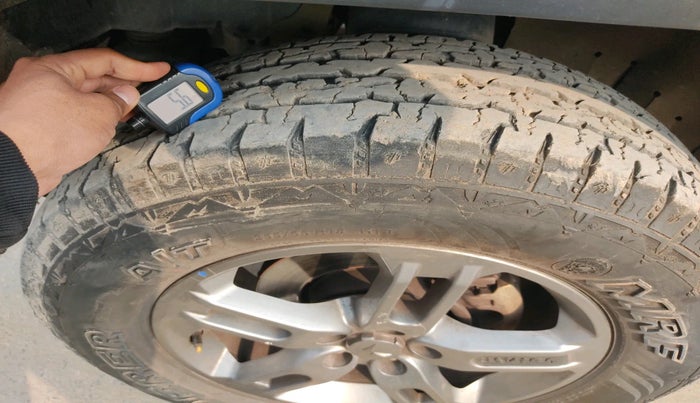 2023 Mahindra Thar LX P 2WD AT HT, Petrol, Automatic, 26,428 km, tyre