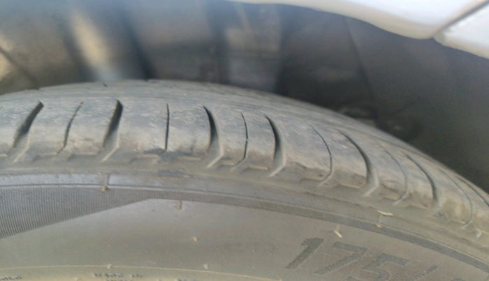 2014 Hyundai Xcent SX 1.2 (O), Petrol, Manual, 75,578 km, tyre