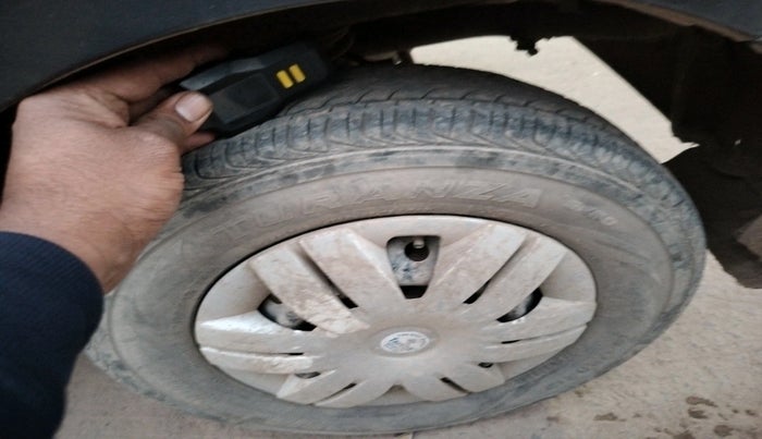 2017 Maruti Alto 800 LXI, Petrol, Manual, 29,754 km, tyre